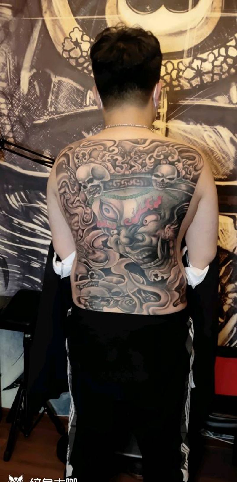 2999元满背纹身图片_背部新传统纹身图案