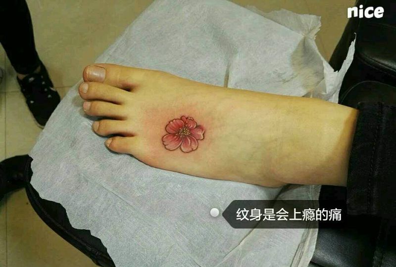 樱花纹身图片_脚部清新植物原创成品纹身图案