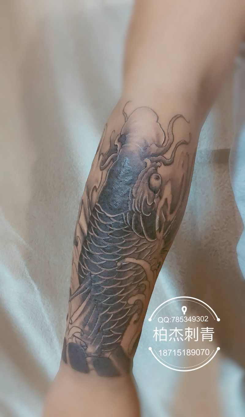 手臂遮盖疤痕纹身纹身图片_手臂新传统纹身图案