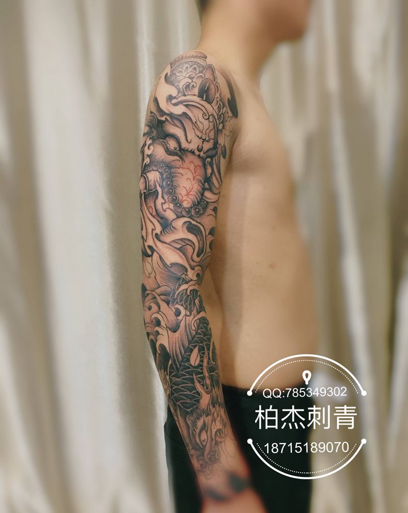 花臂传统黑灰纹身图片_手臂新传统纹身图案