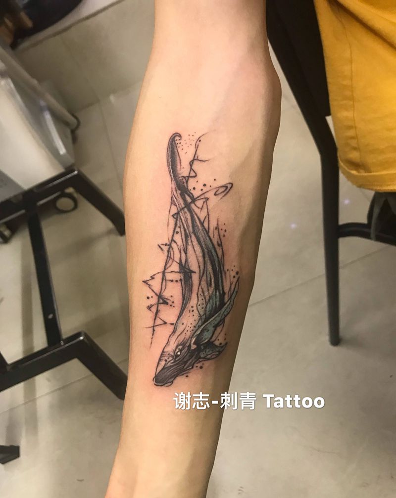 蓝鲸纹身图片_手臂水墨几何纹身图案
