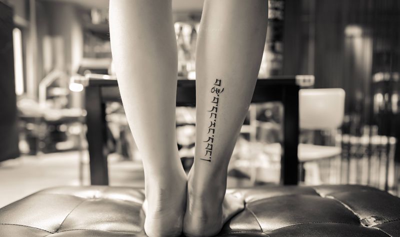 梵文纹身图片_腿部纹身图案