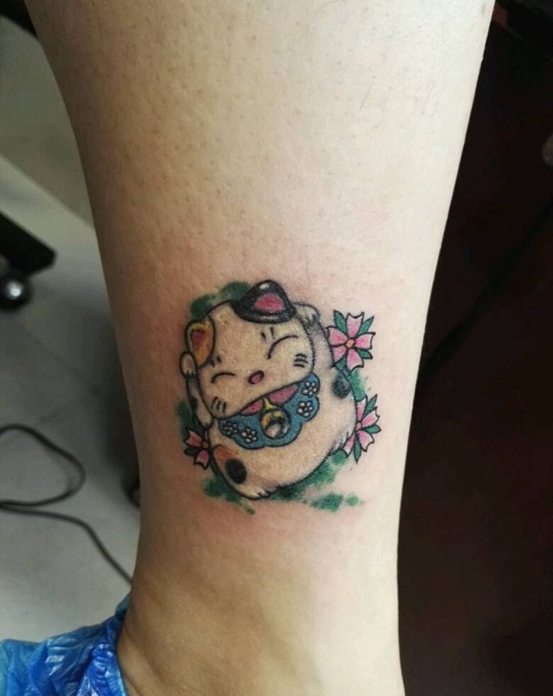招财猫纹身图片_腿部清新动物原创成品纹身图案