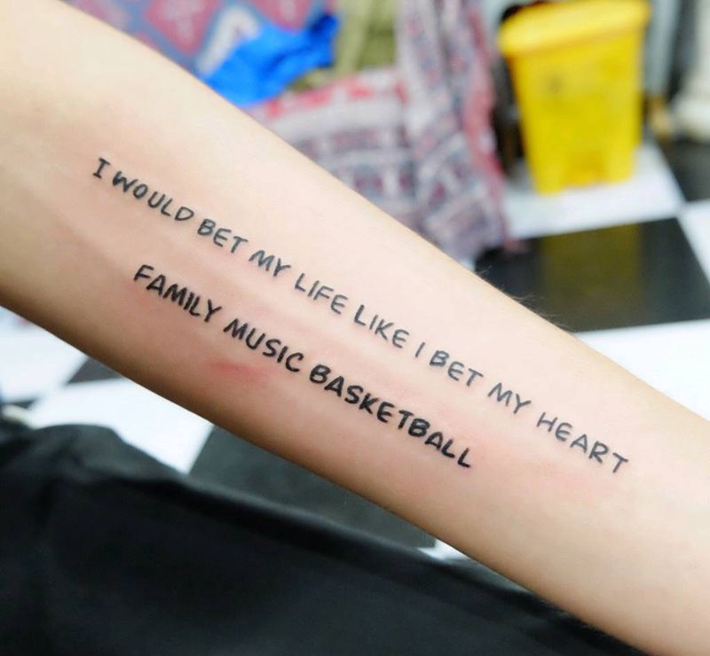 小字母纹身图片_手臂纹身图案