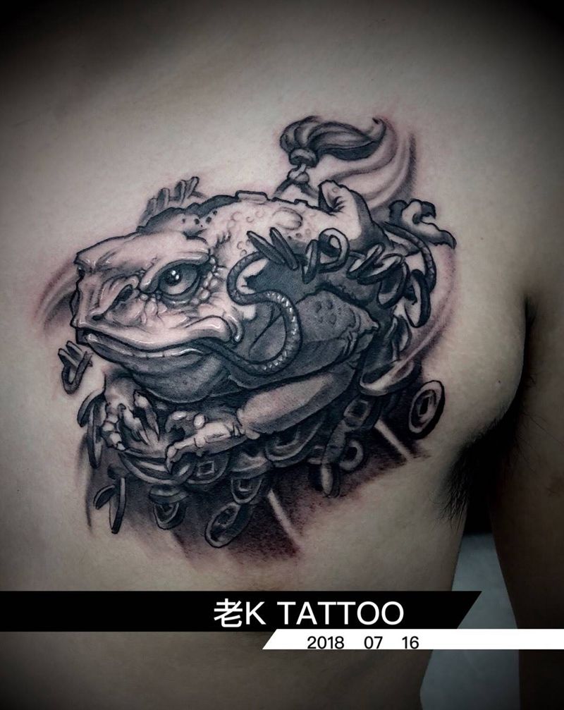 金蟾纹身图片_胸部习俗传统纹身图案