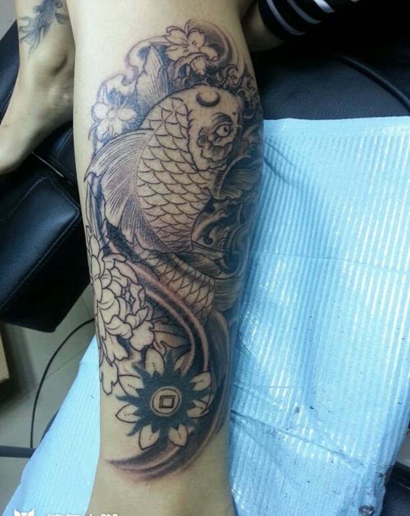 外包小腿鱼纹身图片