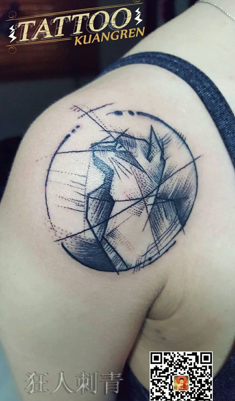 个性，独特纹身图片_颈部肩部欧美清新几何静物狂人刺青成品纹身图案