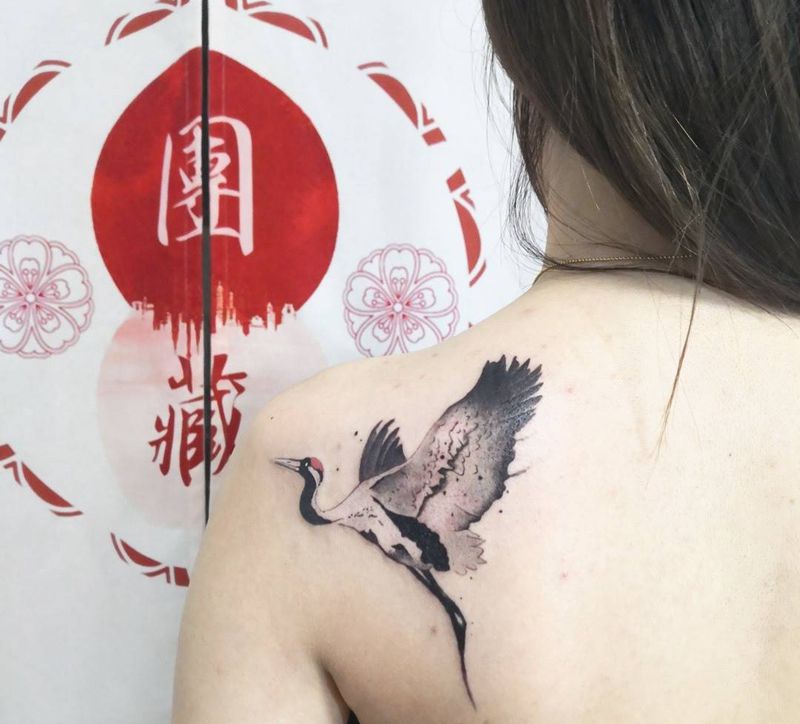 南京纹身-水墨仙鹤纹身图片_背部水墨水彩南京仙鹤水墨纹身图案
