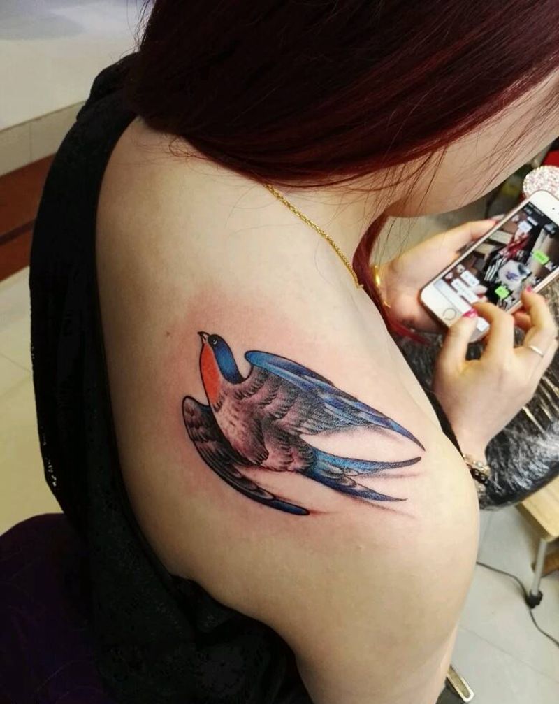 小燕子纹身图片_肩部清新动物原创成品纹身图案