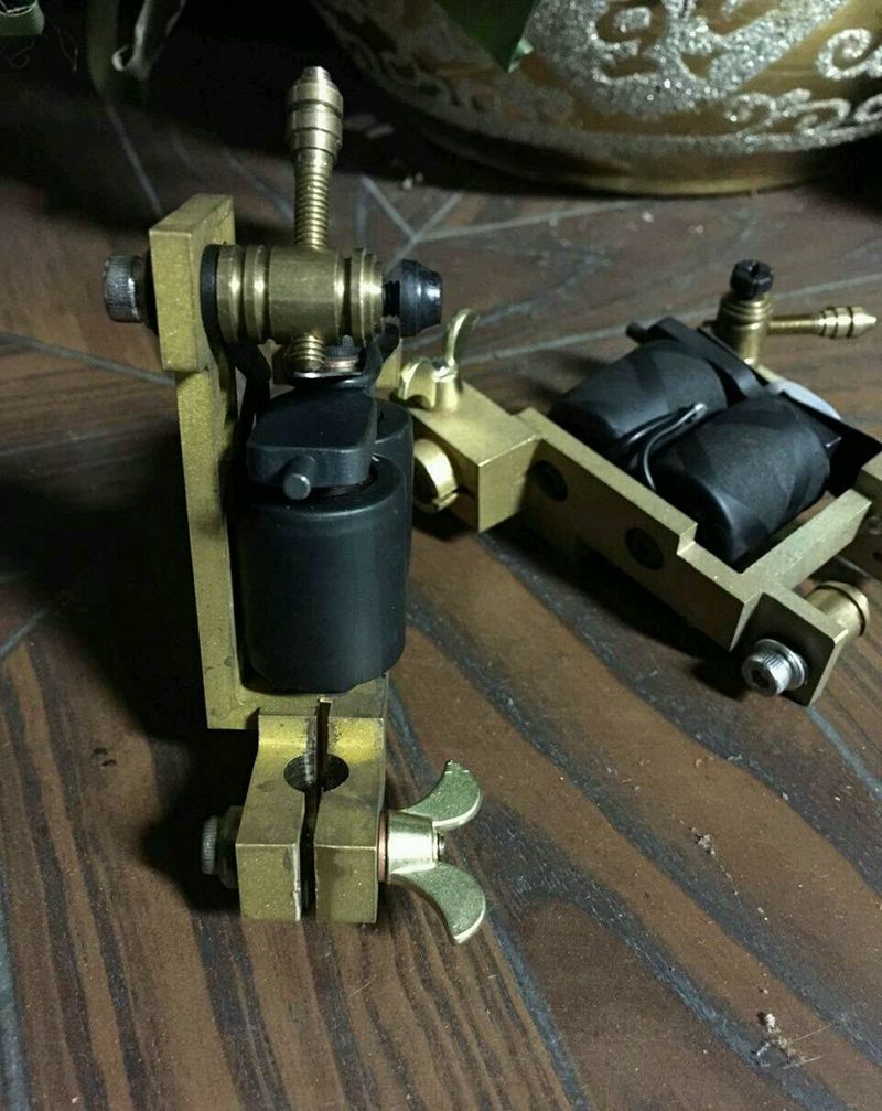 纹身利器纹身图片_狂人刺青纹身图案