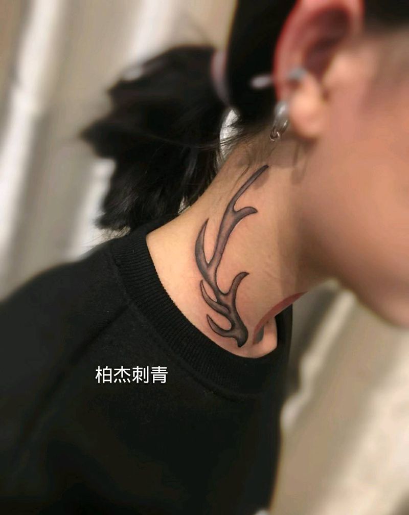 鹿角纹身图片