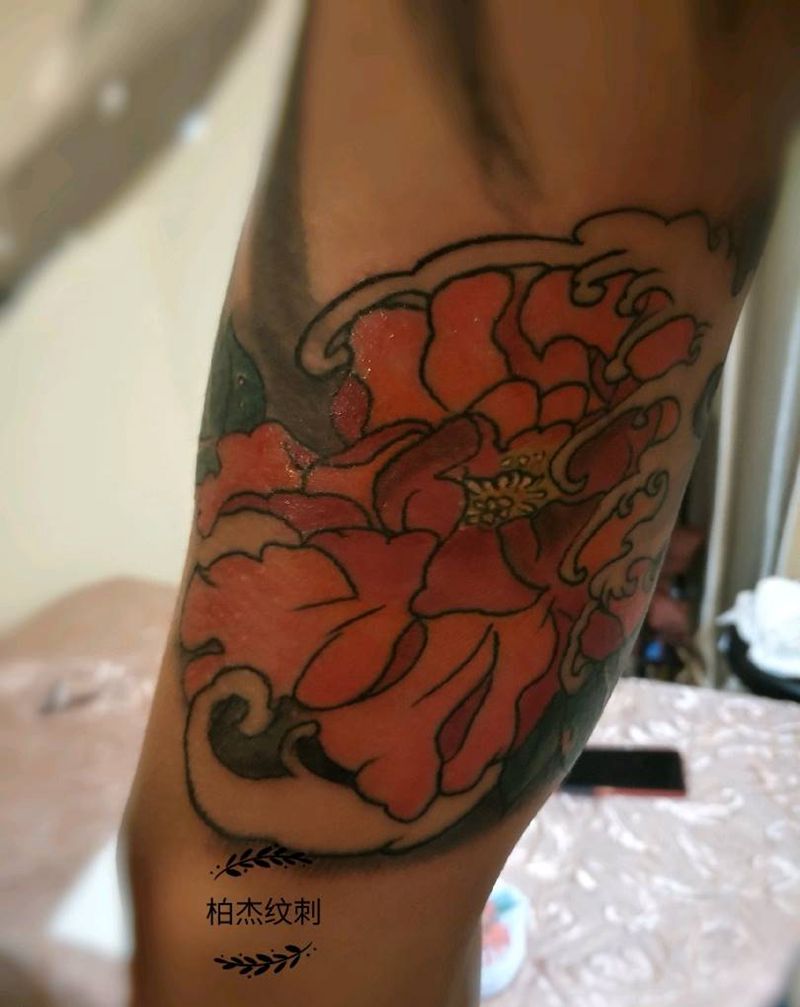大臂内测花纹身图片