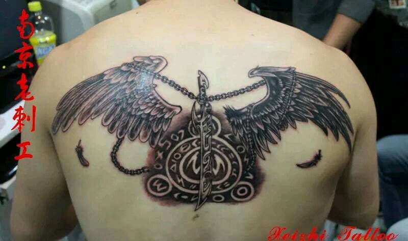 翅膀纹身图片_背部欧美传统静物宗教原创成品纹身图案