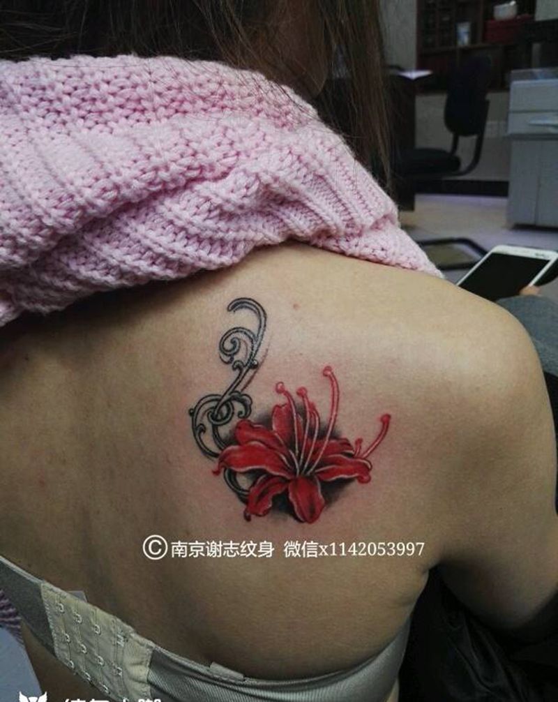 彼岸花纹身图片_背部清新植物成品纹身图案