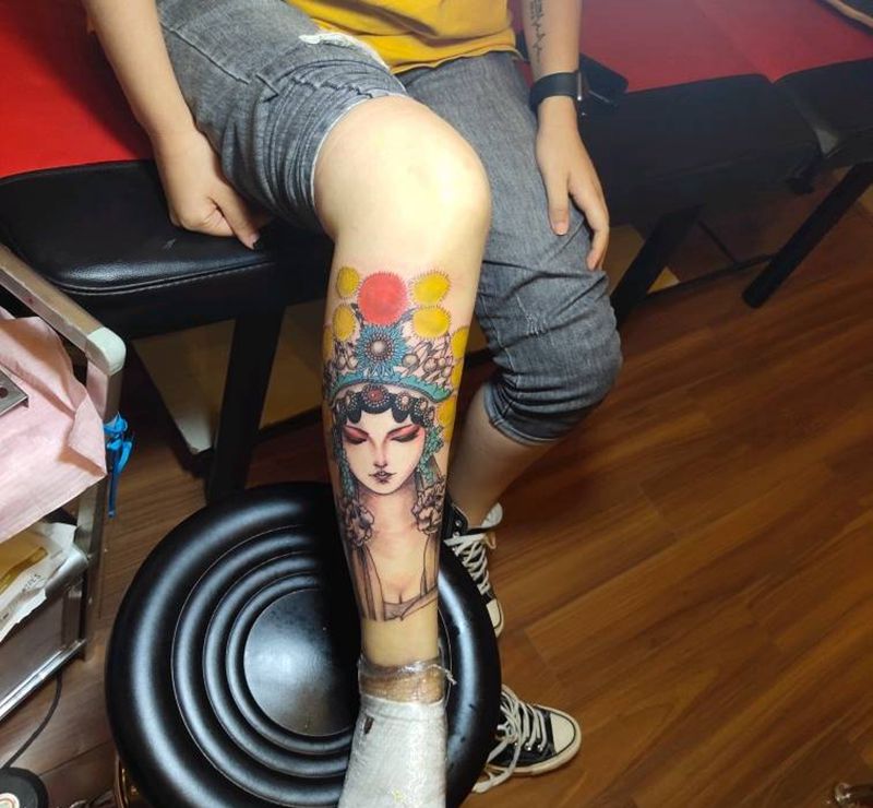 花旦纹身图片_腿部老传统花旦艺伎纹身图案