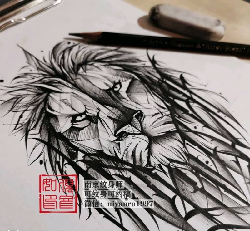 狮子*暗黑花体纹身图片_花体字纹身图案