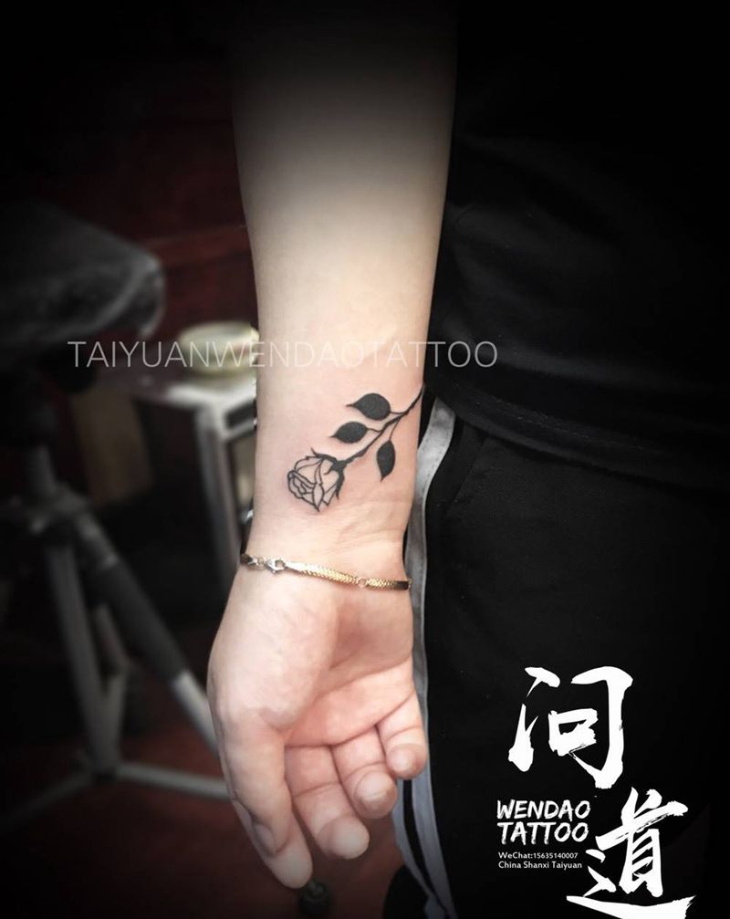 玫瑰花纹身图片_成品手臂清新贴纸植物情侣纹身图案