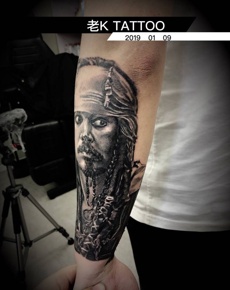 杰克船长纹身图片_手臂欧美写实纹身图案