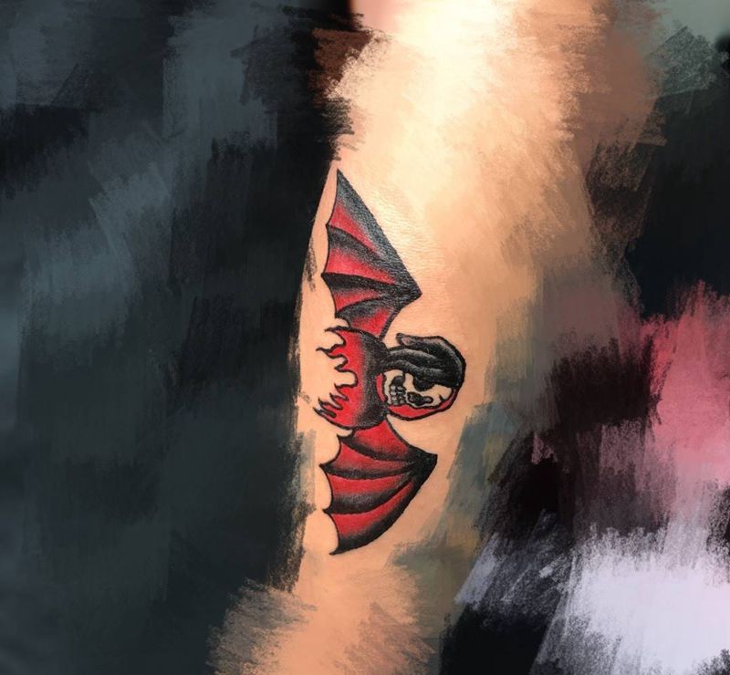 蝙蝠死神纹身图片_手臂Old School蝙蝠死神纹身图案