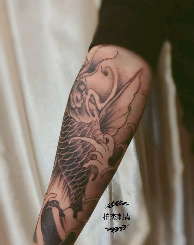 锦鲤纹身图片_手臂新传统纹身图案