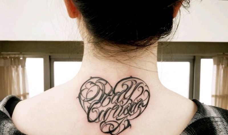 爱心花体奇卡诺纹身图片_花体字纹身图案