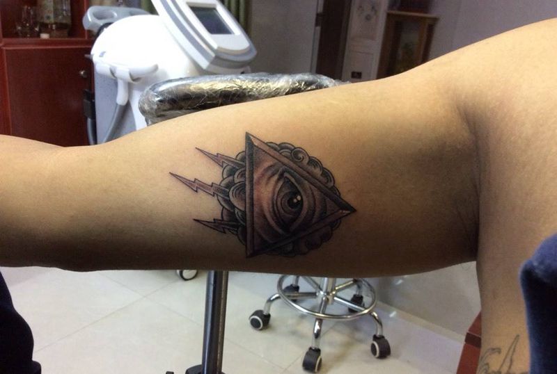 上帝之眼纹身图片_成品手臂清新几何纹身图案