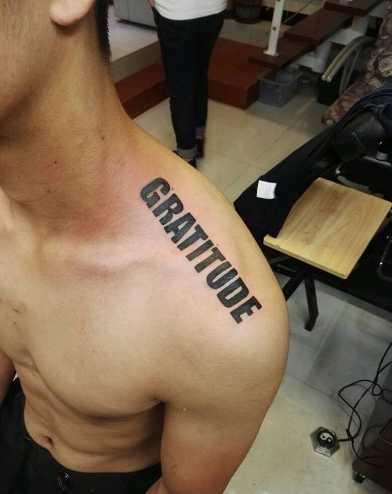 字母纹身图片_肩部清新原创成品纹身图案