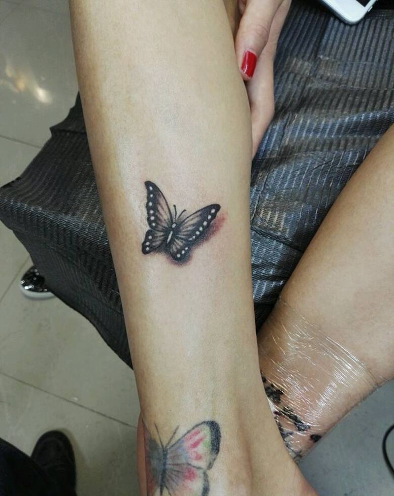 蝴蝶纹身图片_腿部清新原创成品纹身图案