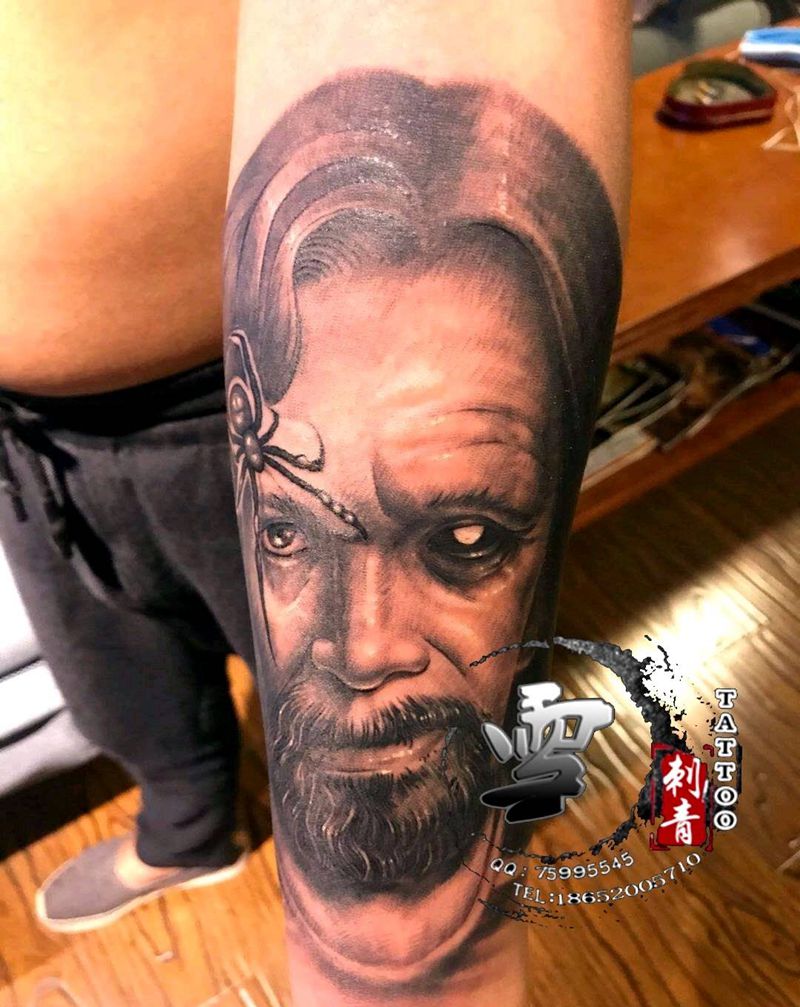 欧美肖像遮盖图腾纹身图片_手臂欧美肖像写实人物成品纹身图案