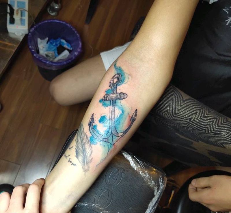 泼墨纹身图片_手臂水墨船锚纹身图案