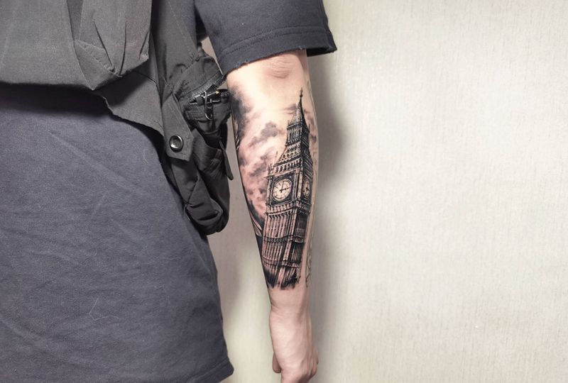 大笨钟纹身图片_欧美写实纹身图案