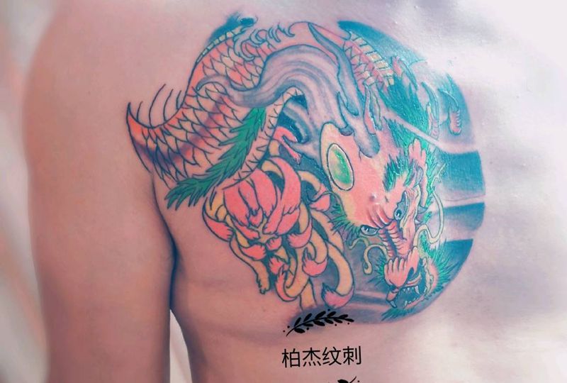 半前胸纹身图片