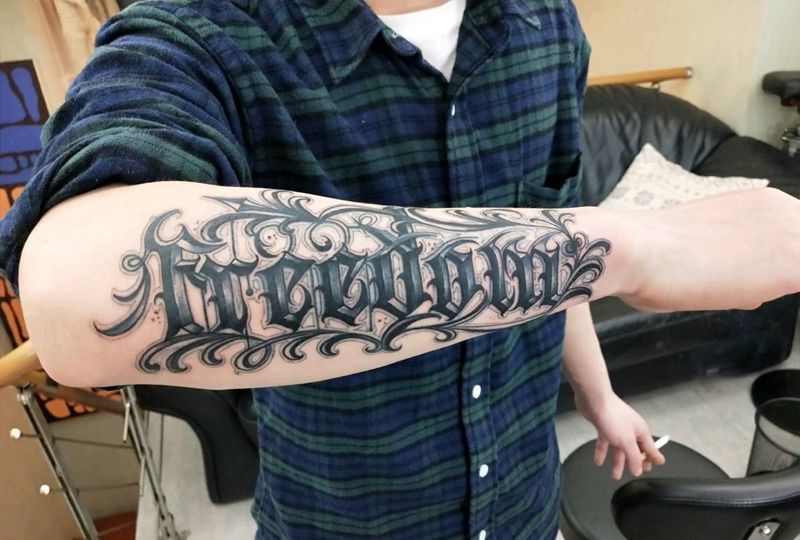 修改旧纹身花体字纹身图片