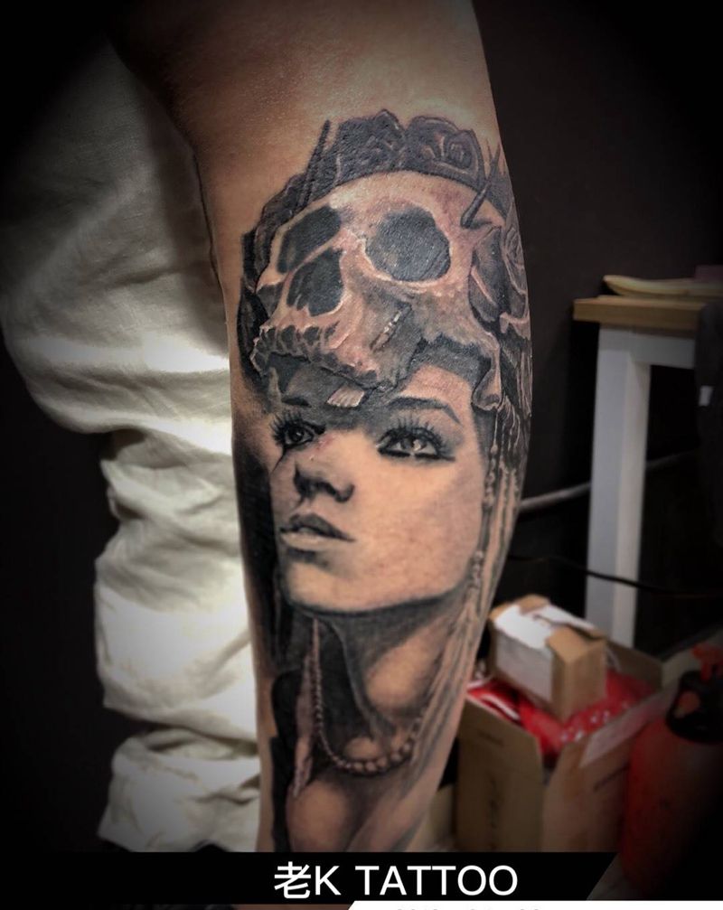 小骷髅帽纹身图片_欧美写实腿部成品纹身图案