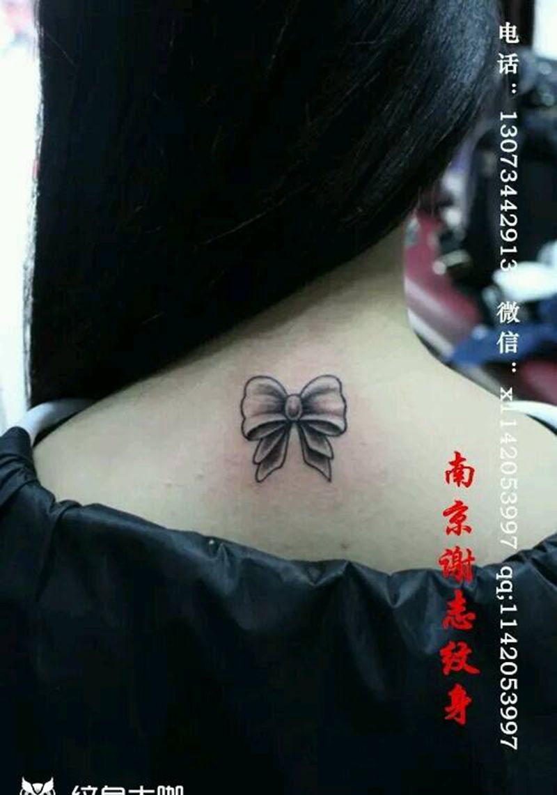 蝴蝶结纹身图片_颈部清新原创成品纹身图案