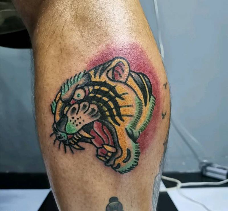 oldschool虎头纹身图片_腿部Old School纹身图案