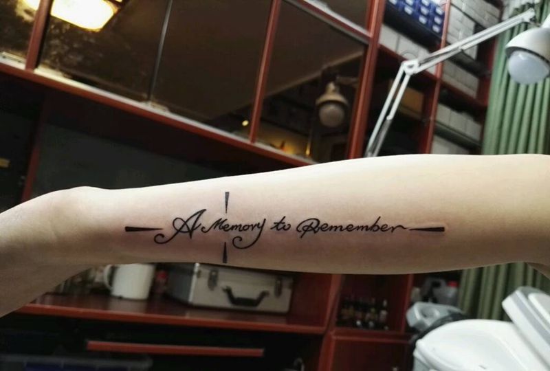 字母纹身图片_手臂清新字符成品纹身图案