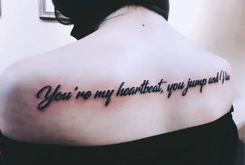 英文纹身图片_成品肩部清新字符纹身图案