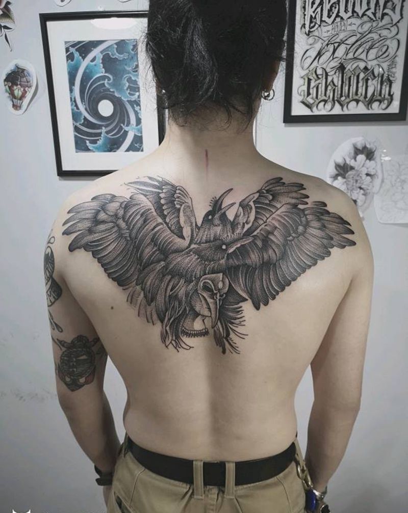 暗黑乌鸦纹身图片_背部点刺纹身图案
