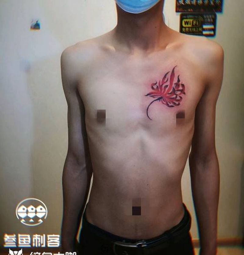 彼岸花纹身图片_胸部水彩彼岸花胸口纹身图案