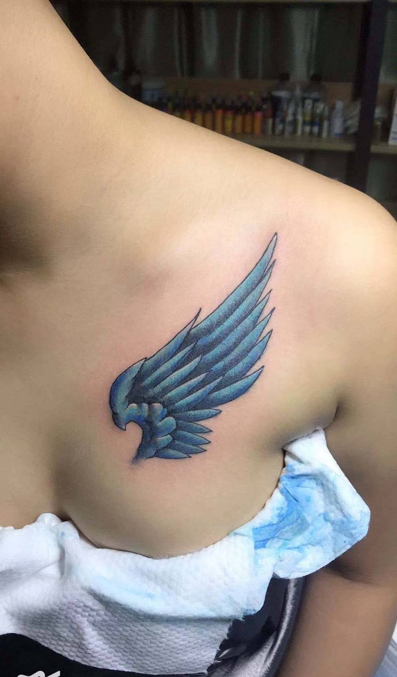 翅膀纹身图片_肩部胸部新传统New School翅膀纹身图案