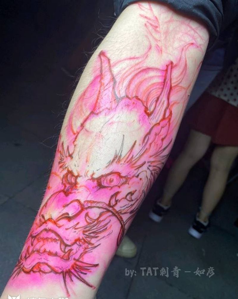 摆摊现场设计龙纹身图片_新传统纹身图案