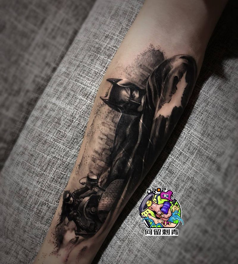 蝙蝠侠猫女纹身图片_手部欧美写实纹身图案