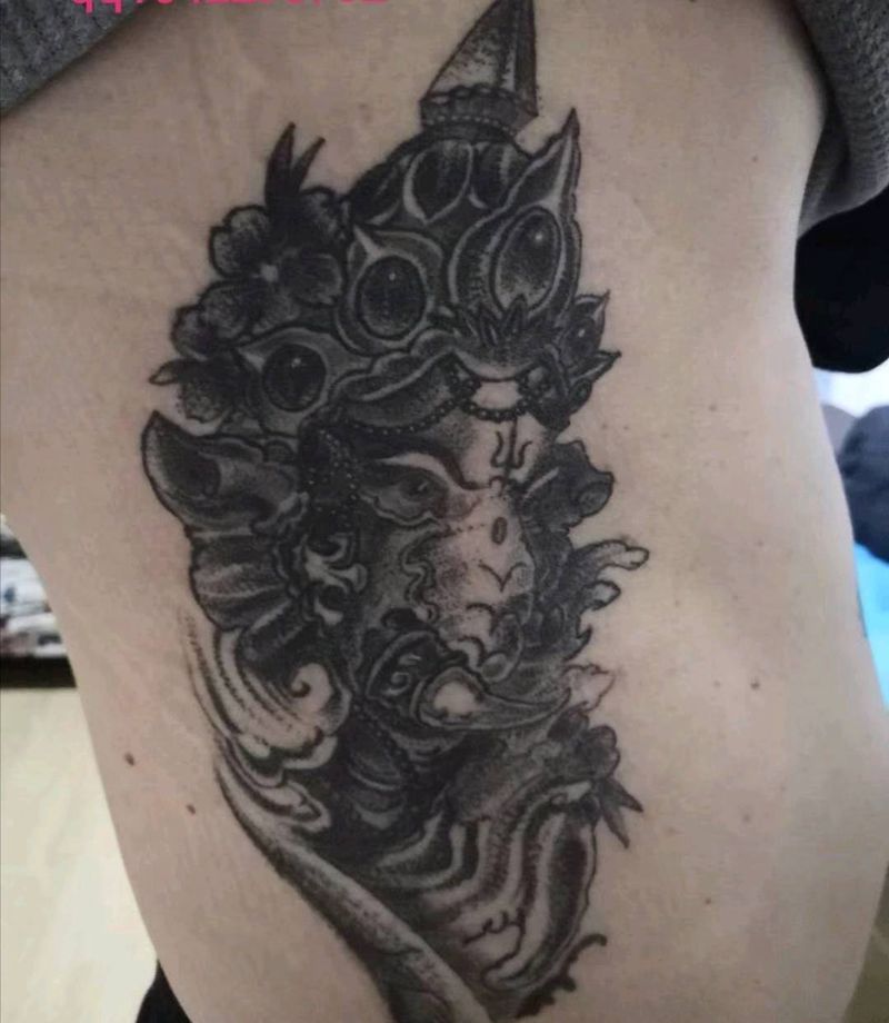 象神恢复4个月效果，颜色妥妥的纹身图片_腰部新传统点刺纹身图案