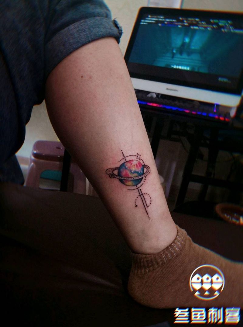 水彩星球纹身图片_脚部水彩星球纹身图案
