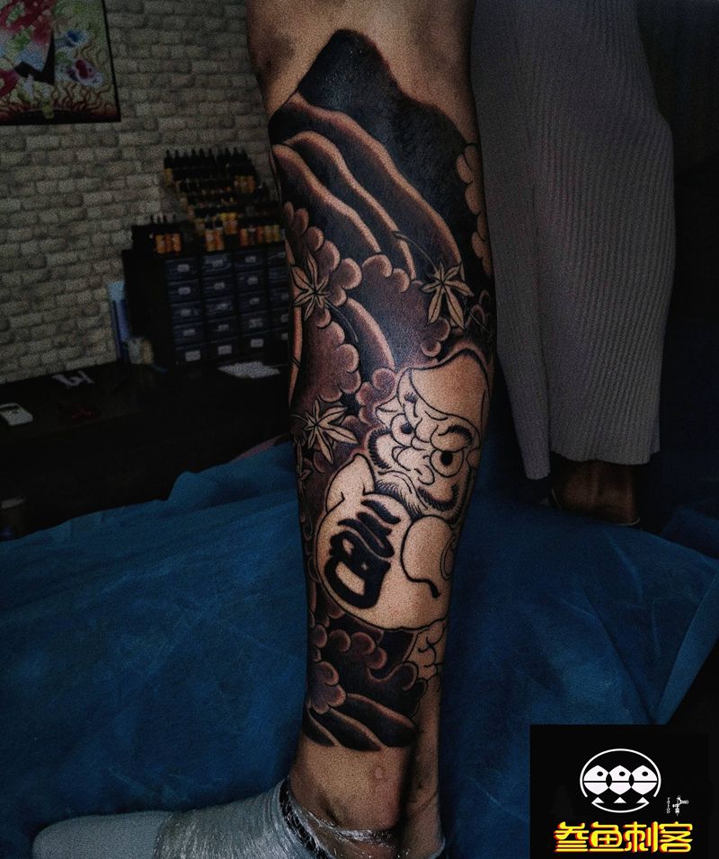 包小腿达摩蛋纹身图片_腿部老传统包小腿达摩蛋纹身图案