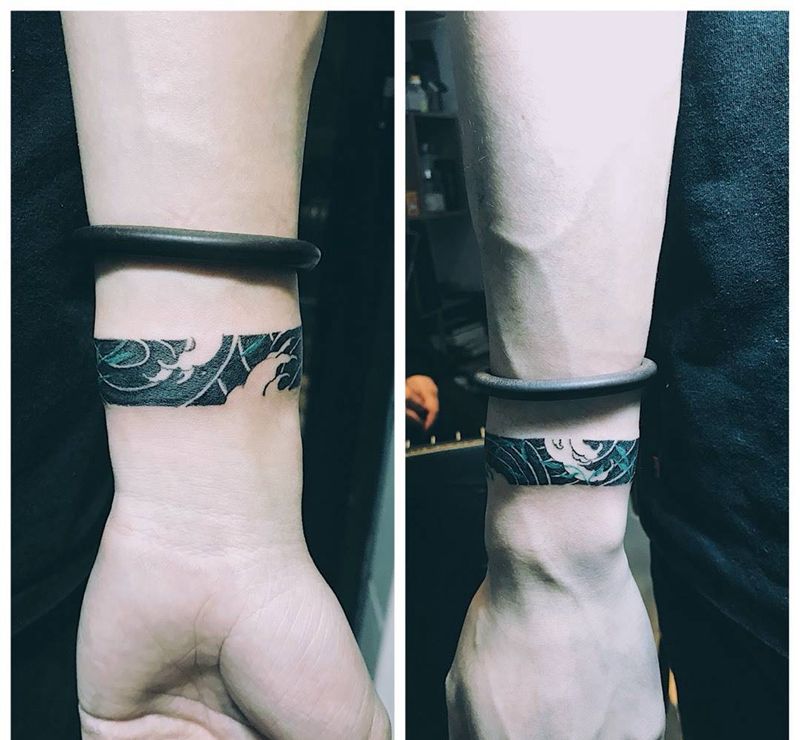 臂环纹身图片