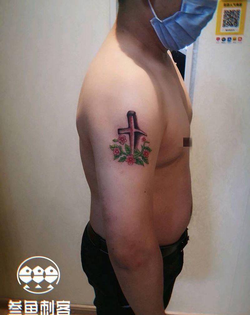 客人自带图、十字架（木桩）纹身图片_手臂老传统十字架纹身图案