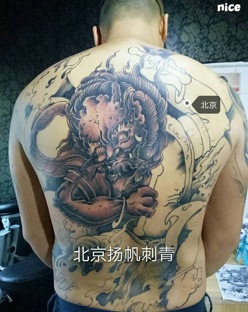 雷神满背未完待续纹身图片