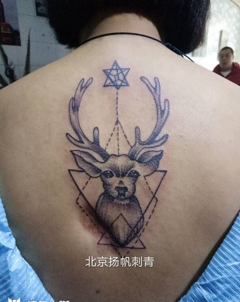 鹿纹身图片